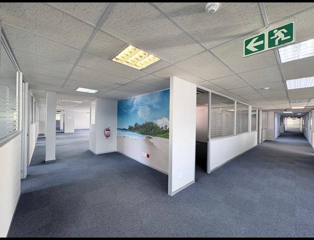 2,428M² OFFICE TO LET IN RANDJESPARK